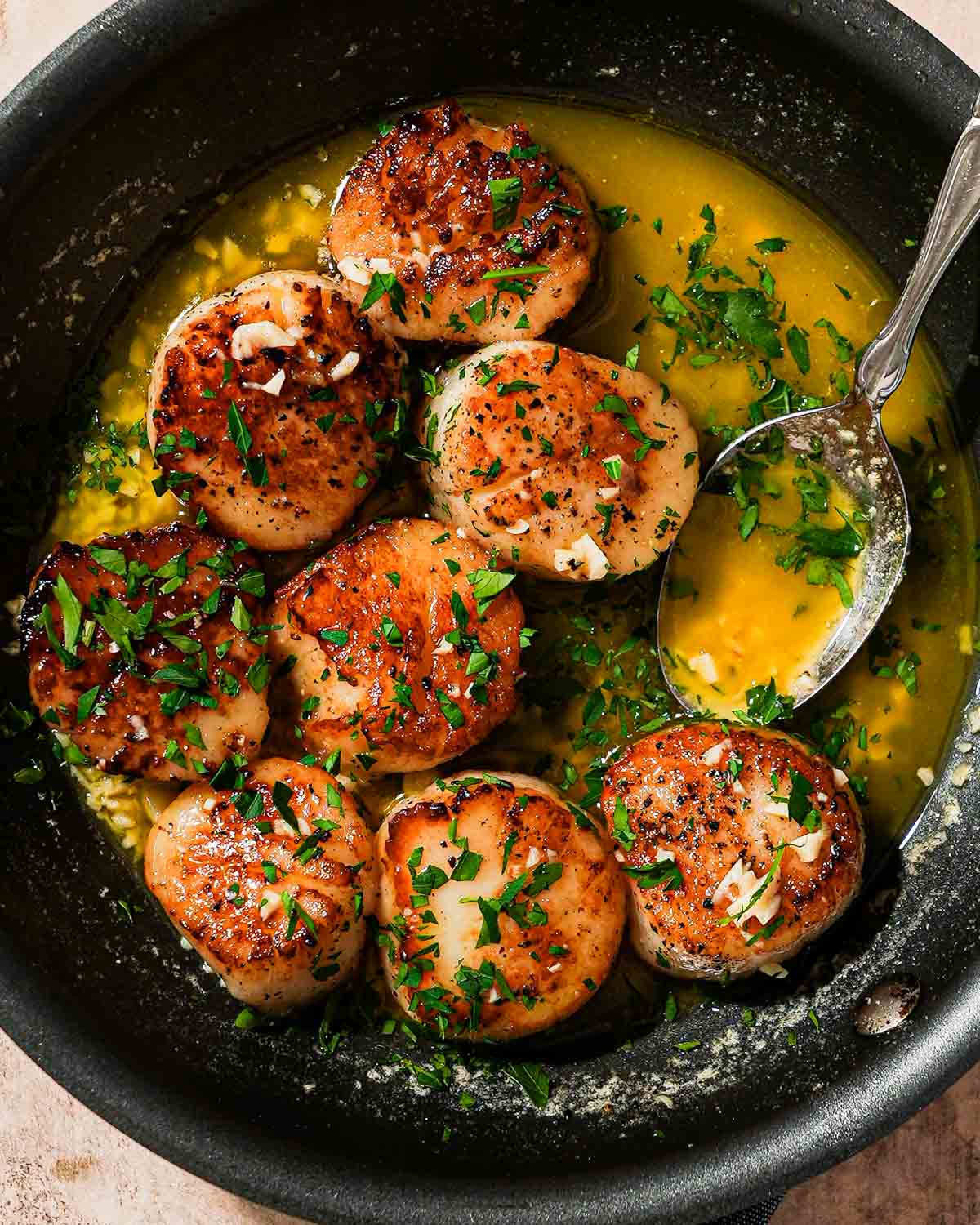 Easy Lemon Garlic Butter Scallops: Restaurant Quality at Home